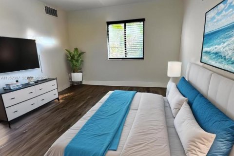 Купить кондоминиум в Катлер-Бей, Флорида 3 спальни, 94.57м2, № 2008900 - фото 7