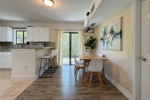 Купить кондоминиум в Катлер-Бей, Флорида 3 спальни, 94.57м2, № 2008900 - фото 6