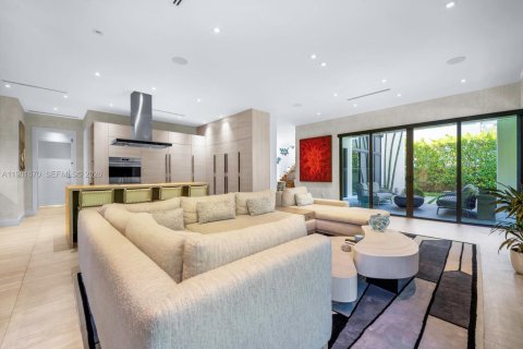 Купить виллу или дом в Майами, Флорида 6 спален, 470.83м2, № 2049889 - фото 17