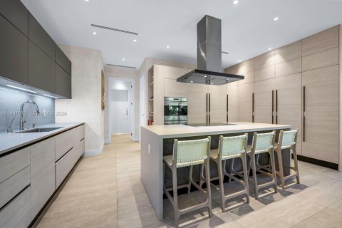 Купить виллу или дом в Майами, Флорида 6 спален, 470.83м2, № 2049889 - фото 19