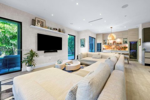 Купить виллу или дом в Майами, Флорида 6 спален, 470.83м2, № 2049889 - фото 15