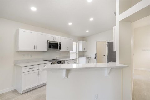 Villa ou maison à vendre à Melbourne, Floride: 4 chambres, 177.54 m2 № 1690396 - photo 3
