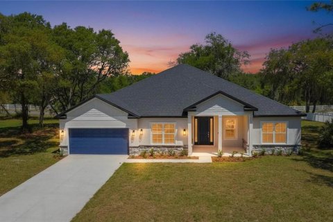 Casa en Inverness, Florida 4 dormitorios, 259.38 m2 № 2223219