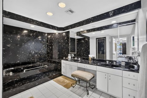 Copropriété à vendre à Palm Beach, Floride: 3 chambres, 235.32 m2 № 2248147 - photo 19