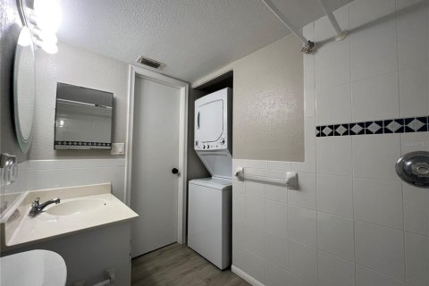 Condominio en alquiler en Saint Petersburg, Florida, 2 dormitorios, 82.68 m2 № 1833609 - foto 9