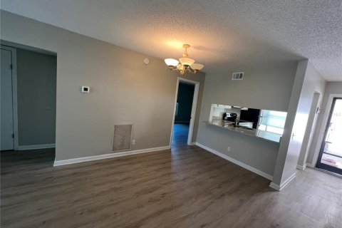 Condominio en alquiler en Saint Petersburg, Florida, 2 dormitorios, 82.68 m2 № 1833609 - foto 27