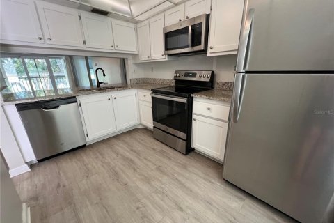 Condominio en alquiler en Saint Petersburg, Florida, 2 dormitorios, 82.68 m2 № 1833609 - foto 30
