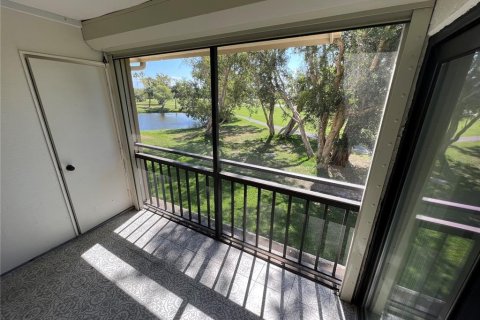 Condominio en alquiler en Saint Petersburg, Florida, 2 dormitorios, 82.68 m2 № 1833609 - foto 24