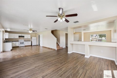 House in Kissimmee, Florida 4 bedrooms, 221.76 sq.m. № 2391530 - photo 27
