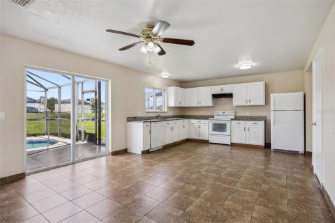 House in Kissimmee, Florida 4 bedrooms, 221.76 sq.m. № 2391530 - photo 26