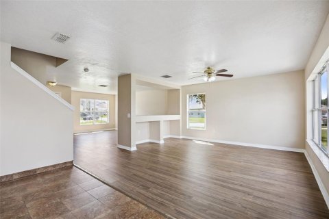 House in Kissimmee, Florida 4 bedrooms, 221.76 sq.m. № 2391530 - photo 24