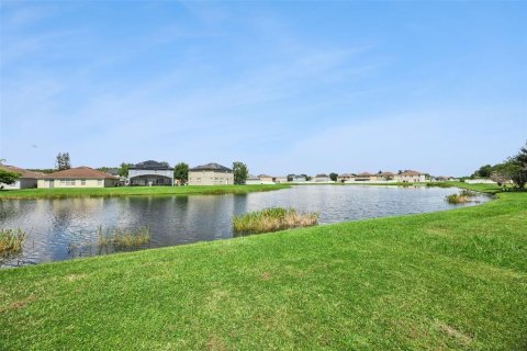 House in Kissimmee, Florida 4 bedrooms, 221.76 sq.m. № 2391530 - photo 4