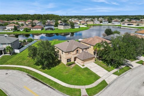 House in Kissimmee, Florida 4 bedrooms, 221.76 sq.m. № 2391530 - photo 5