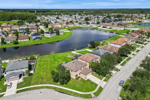 House in Kissimmee, Florida 4 bedrooms, 221.76 sq.m. № 2391530 - photo 7