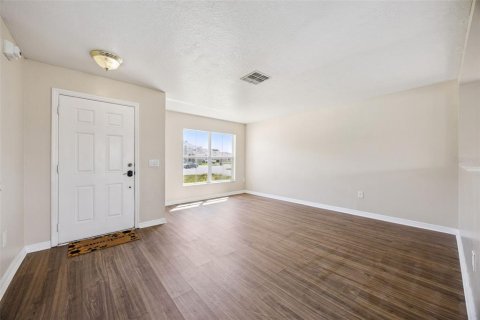 House in Kissimmee, Florida 4 bedrooms, 221.76 sq.m. № 2391530 - photo 16