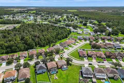 House in Kissimmee, Florida 4 bedrooms, 221.76 sq.m. № 2391530 - photo 9