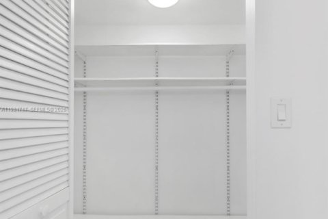 Copropriété à vendre à Aventura, Floride: 2 chambres, 95.04 m2 № 2048151 - photo 25