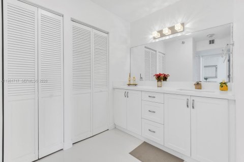 Copropriété à vendre à Aventura, Floride: 2 chambres, 95.04 m2 № 2048151 - photo 21