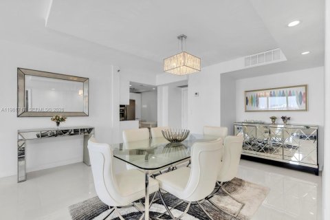 Copropriété à vendre à Aventura, Floride: 2 chambres, 95.04 m2 № 2048151 - photo 6