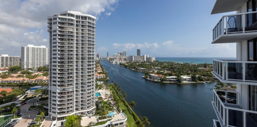 Condo à Aventura, Floride, 2 chambres  № 2048151