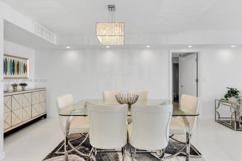 Copropriété à vendre à Aventura, Floride: 2 chambres, 95.04 m2 № 2048151 - photo 4
