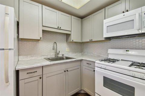Condominio en venta en Saint Petersburg, Florida, 1 dormitorio, 57.6 m2 № 1597891 - foto 18