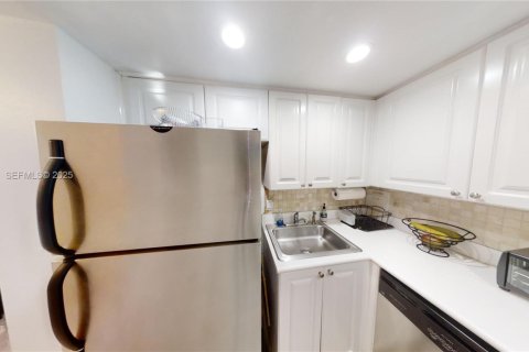 Copropriété à louer à Miami Beach, Floride: 47.38 m2 № 1988562 - photo 7