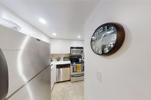 Copropriété à louer à Miami Beach, Floride: 47.38 m2 № 1988562 - photo 5