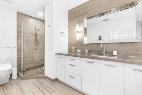 Casa en venta en Miami Beach, Florida, 5 dormitorios, 286.7 m2 № 1993340 - foto 15