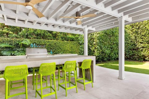 Casa en venta en Miami Beach, Florida, 5 dormitorios, 286.7 m2 № 1993340 - foto 29