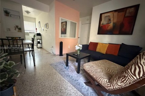 Apartment in Miami, Florida 1 bedroom, 457.08 sq.m. № 2254832