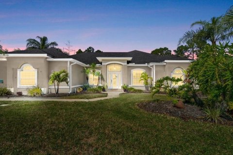 Villa ou maison à vendre à Daytona Beach, Floride: 4 chambres, 224.08 m2 № 1551324 - photo 1