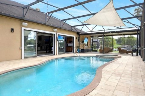 House in Clermont, Florida 5 bedrooms, 379.23 sq.m. № 2113040 - photo 27