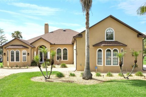 House in Clermont, Florida 5 bedrooms, 379.23 sq.m. № 2113040 - photo 6