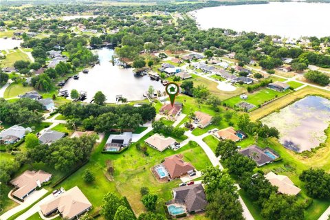 House in Clermont, Florida 5 bedrooms, 379.23 sq.m. № 2113040 - photo 5