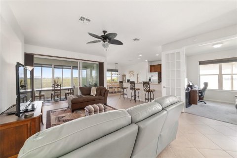 House in Ocala, Florida 2 bedrooms, 148.27 sq.m. № 2195284 - photo 8