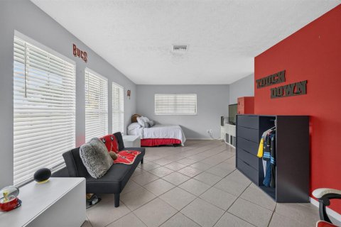 House in Stuart, Florida 2 bedrooms, 138.8 sq.m. № 2177149 - photo 26