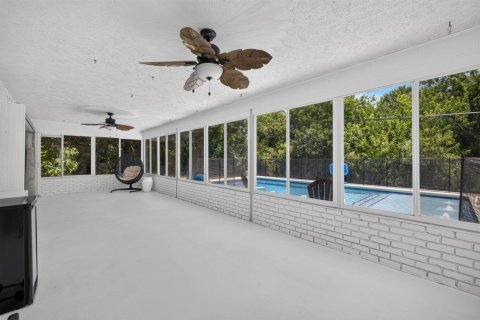 House in Stuart, Florida 2 bedrooms, 138.8 sq.m. № 2177149 - photo 8