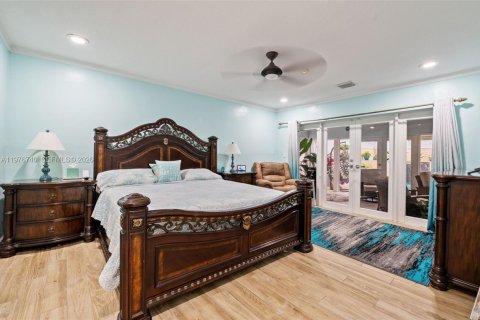 House in Miami, Florida 5 bedrooms, 291.43 sq.m. № 2041519 - photo 29