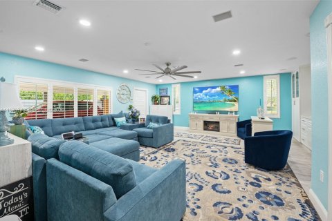 House in Miami, Florida 5 bedrooms, 291.43 sq.m. № 2041519 - photo 28