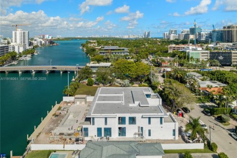 Купить виллу или дом в Серфсайд, Флорида 7 спален, 1213.3м2, № 1990049 - фото 26