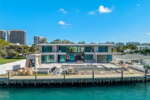 Купить виллу или дом в Серфсайд, Флорида 7 спален, 1213.3м2, № 1990049 - фото 28