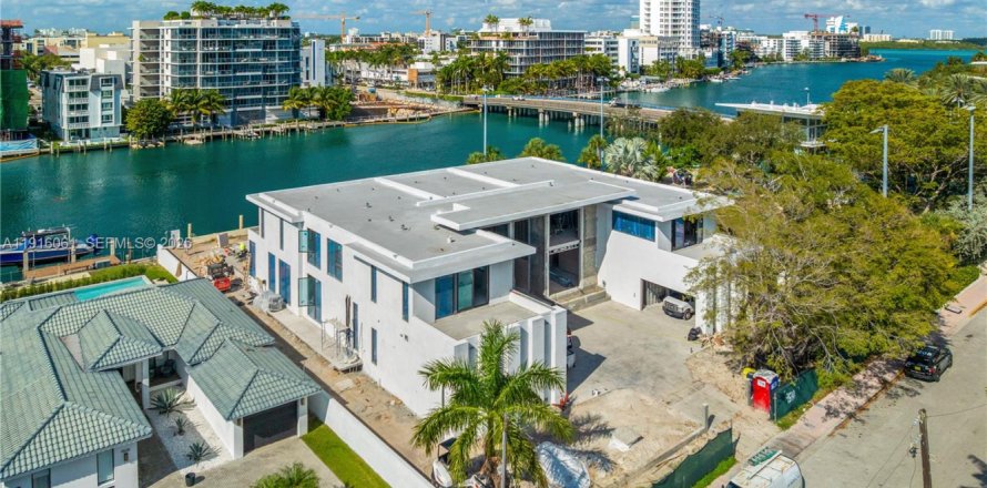 Дом в Серфсайд, Флорида 7 спален, 1213.3м2 № 1990049