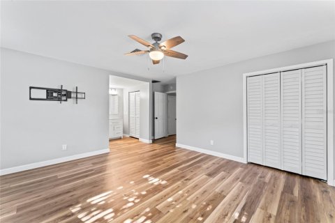House in Clearwater, Florida 5 bedrooms, 210.52 sq.m. № 1817814 - photo 23