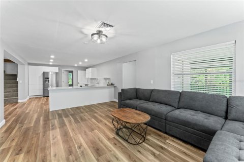 House in Clearwater, Florida 5 bedrooms, 210.52 sq.m. № 1817814 - photo 6