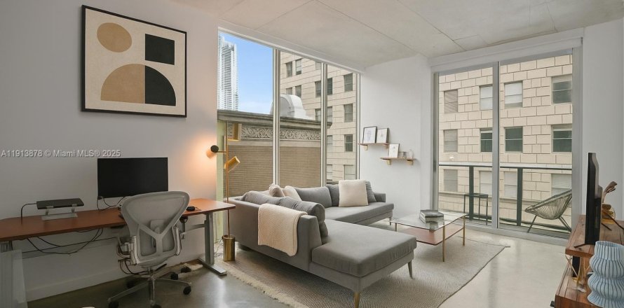 Кондоминиум с 2 спальнями в Майами, Флорида № 1969591