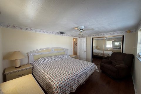House in Holiday, Florida 2 bedrooms, 110.37 sq.m. № 2395947 - photo 15