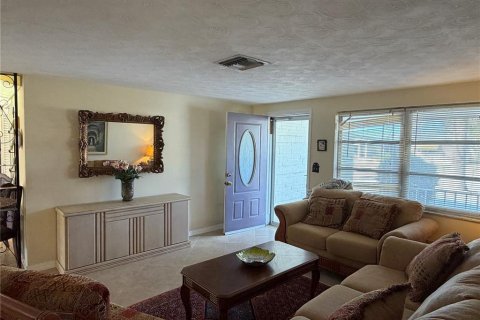 House in Holiday, Florida 2 bedrooms, 110.37 sq.m. № 2395947 - photo 8