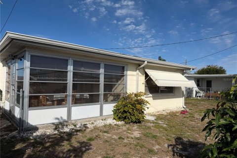 House in Holiday, Florida 2 bedrooms, 110.37 sq.m. № 2395947 - photo 23