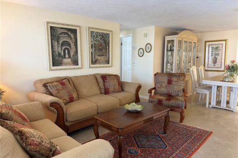 House in Holiday, Florida 2 bedrooms, 110.37 sq.m. № 2395947 - photo 4